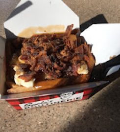 Smokes Poutinerie