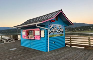 Cafe on the Bay