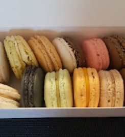 Ollia Macarons  Tea